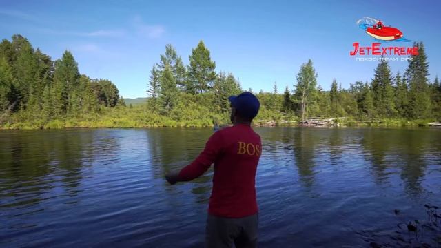 Блесна - "убийца хариуса". Рыбалка в Сибири на горной реке! смотреть онлайн