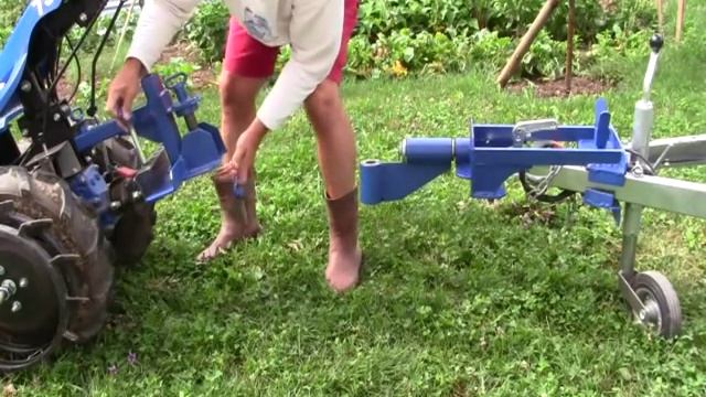 Сцепка для мотоблока и автомобильного прицепа смотреть онлайн