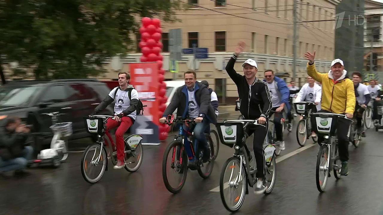 Звезды театра и кино выехали на Бульварное кольцо поддержать коллег, которым нужна помощь