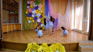 Коллектив "Панночка+". Танец "Маленькая страна"