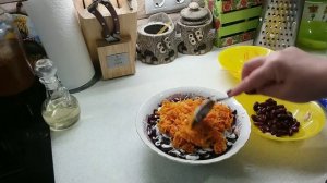 Вкусный, сытный салат с красной фасолью- к празднику.