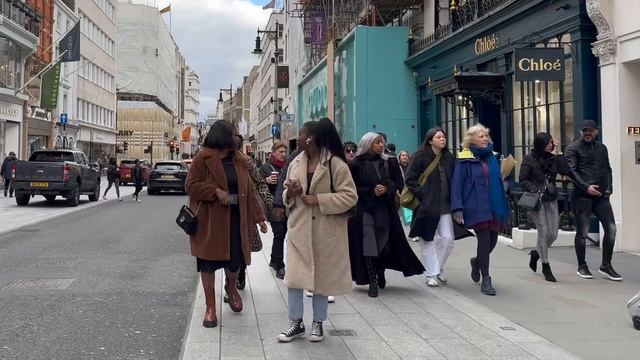 What are people wearing in London? / Episode 5 Street Fashion Trends
