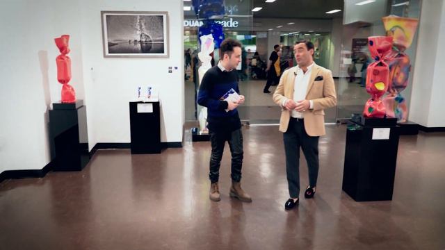 Candy Crush in NYC (Laurence Jenkell's Exhibition) смотреть онлайн