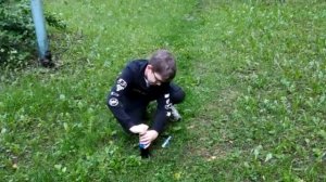 Взорвал кока колу во дворе.