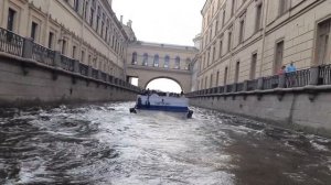 На гидроцикле по центру Санкт Петербурга