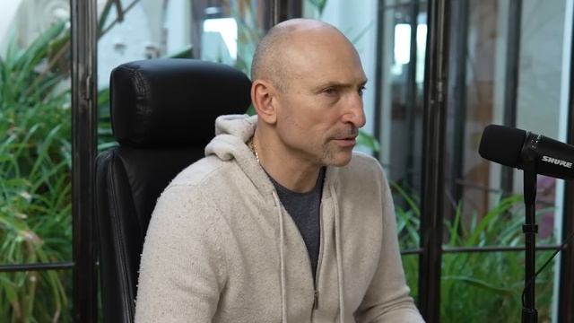 РАМИ БЛЕКТ: агрессия разрушает нас / Аскеза в кедах