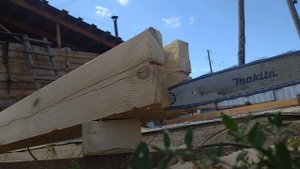 Пристраиваю к гаражу летнюю кухню и баню - закладываю первый венец бруса 15*18