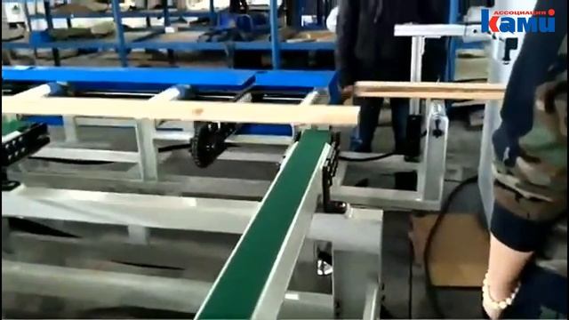 Четырехсторонний 8-ми шпиндельный станок QUADRO 823 HIGH SPEED | Работа системы подачи заготовок смотреть онлайн