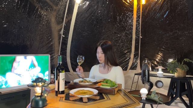 온실 속에 졸리🌱 | 나홀로 좌식세팅 투명 텐트에서 2022년 따뜻하게 마무리🥂 | 새해 복 많이 받으세요🐰 | 후무스와 피타브레드