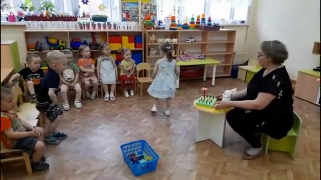 "В лесу " познавательная деятельность с детьми младшего дошкольного возраста. смотреть онлайн