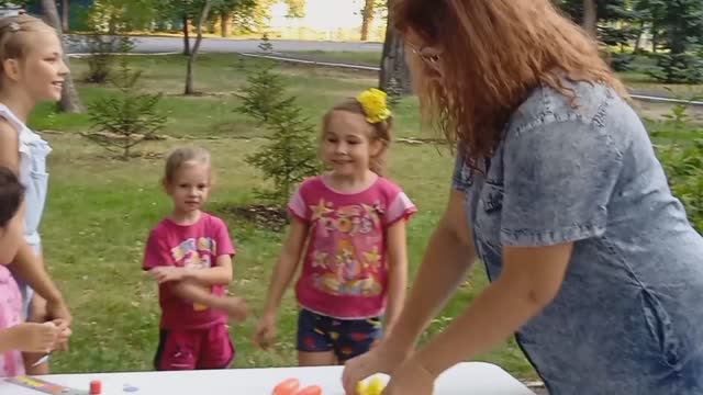 Весёлые игры и интересные конкурсы для детей в парке .