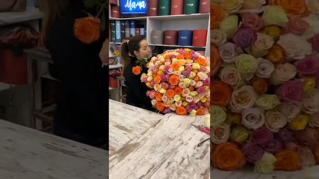 Сногсшибательный букет из 251 розы! смотреть онлайн
