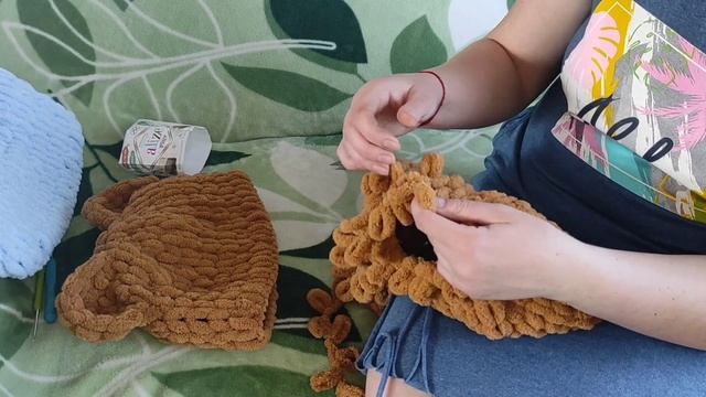 шапка с ушками из Alize puffy. смотреть онлайн