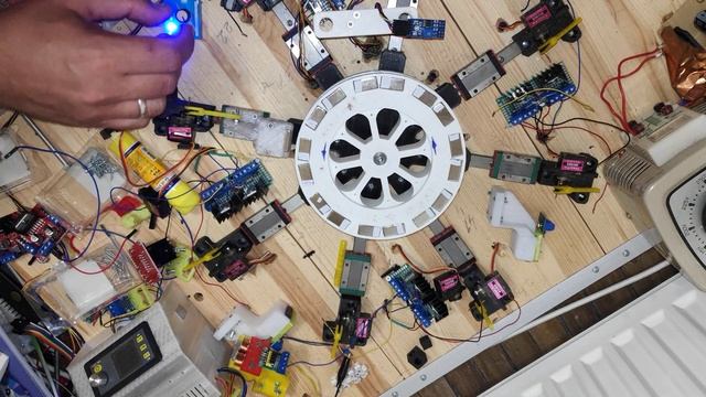 Магнитный Двигатель на основе #второго #магнитного #поля - тест ротора с однонаправленным вращением смотреть онлайн