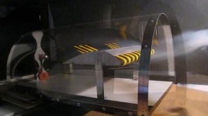 Продувка модели крыла самолёта в аэродинамической трубе