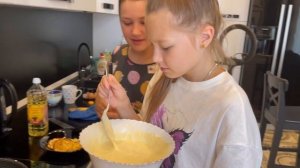 Простой рецепт оладий. Готовим оладушки с Кристи Стар - Kristi Star _ KristiStar.mp4