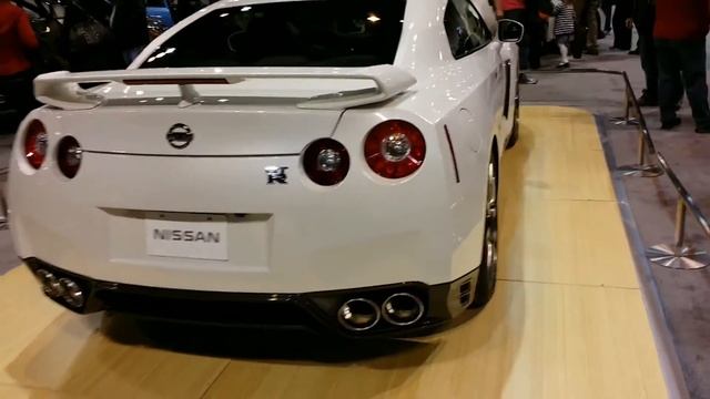 Nissan GTR 2014 Auto Show Pearl White смотреть онлайн