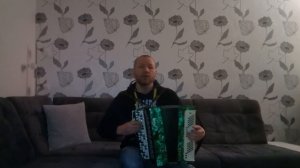 игра на баяне. "На крылечке твоём." "On your porch." "Auf deiner Veranda."