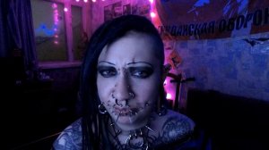 Пирсинга много не бывает! 48 проколов - не предел!