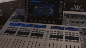 05 Цифровой микшерный пульт Behringer Wing - функциия SOLO