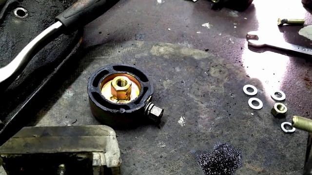 Таврия Пикап "Замена опор (подушек) двигателя" смотреть онлайн