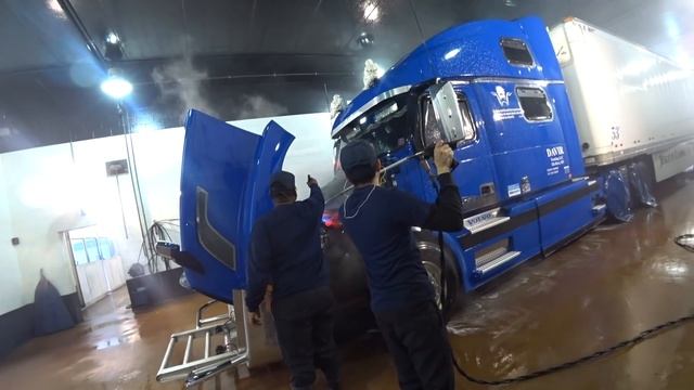 ДальнобойUSA/ Рейс в штат Миссисипи/ Мойка грузовика/ Загрузка на мусорке/Зима в марте... смотреть онлайн