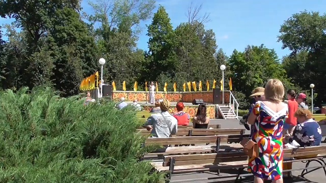 Концерт на сцене, городской парк, город Орёл, 5 августа 2018 год, День города Орла