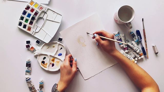 Рисование мультяшки акварелью