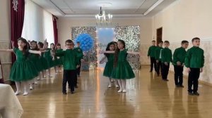 Нарядные пятерки. Песня. 1 класс