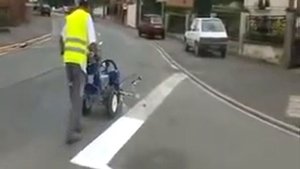 Машина для разметки дорог LineLazer 5900