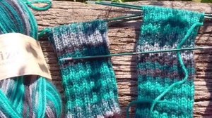 Я в саду- за городом!Но #носкисолдату продолжаю вязать из носочной пряжи Ализе Вултайм в 100гр 200м