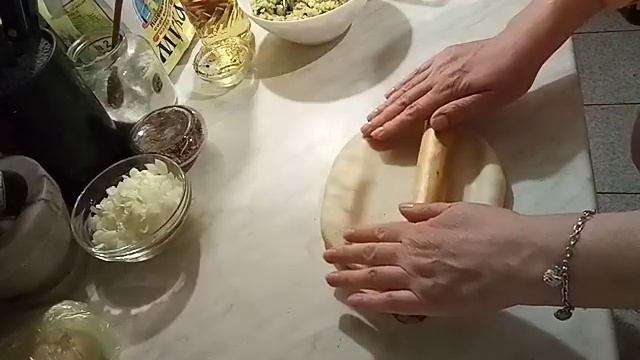 Вареники с сырой картошкой, обязательно попробуйте приготовить! смотреть онлайн