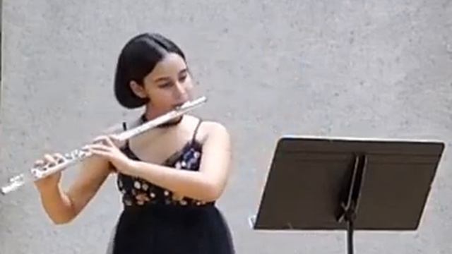 Solo recital/ Elen Virabyan, 11, y.o C.Debussy Syrinx смотреть онлайн