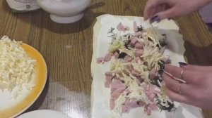 Слойки с колбасой и сыром. Отличная и быстрая закуска!