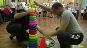 Мама, папа, я  спортивная семья в детском саду Чародей