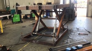 Производство и испытание Ножничного подъемника // scissor lift // грузоподъемность 2000кг //