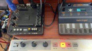 How to connect Behringer JT4000 to external midi keyboard without DAW