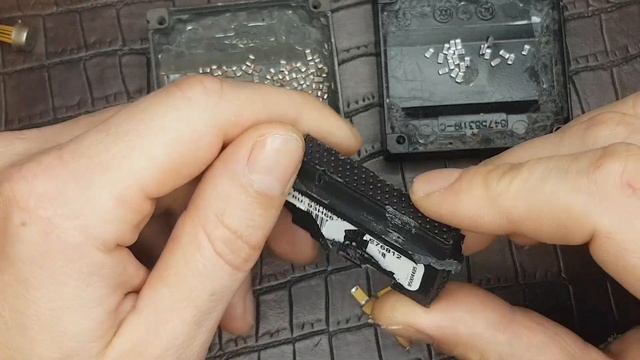 Палладий искать в какого цвета импортном бескорпусном смд или км конденсаторе? #ПАЛЛАДИЙ #КМ #ЗаИде