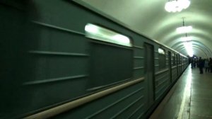 Электропоезд 81-717/714 "Грузовой-Номерной", проследует станцию метро Таганская, Кольцевая линия