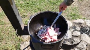 ЛОМЕЙН СО СВИНИНОЙ В КАЗАНЕ НА КОСТРЕ