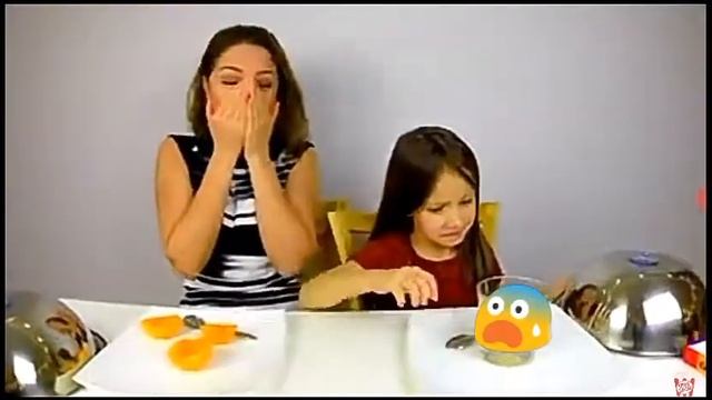 Вика с канала Вики Шоу сьела "рвоту"!!!!!??? смотреть онлайн