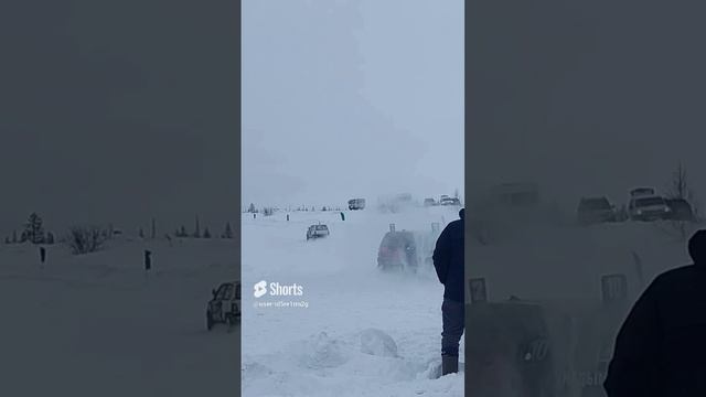 Что творит_🤣