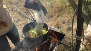 Дачная кухня. Куриный суп в казане за 15 минут