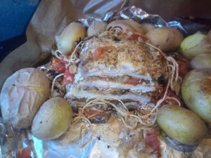 Пирог мясной слоёный))