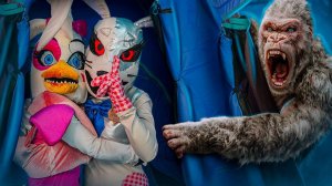 Camping villains! Vanny FNAF and Chica on a scary hike!