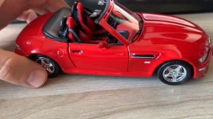 Обзор модели BMW M Rodster в 1:24 от Bburago