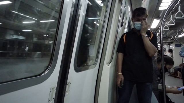 Singapore MRT ride from Clarke Quay to Bukit Gombak train station (1 of 2) смотреть онлайн