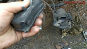 Как заменить передние тормозные колодоки за 10 минут.How to replace front brake pads in 10 minutes