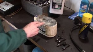 Гаражное бюджетное оборудование для промывки форсунок (чистка инжектора)