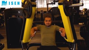 Тренировка груди в тренажерном зале